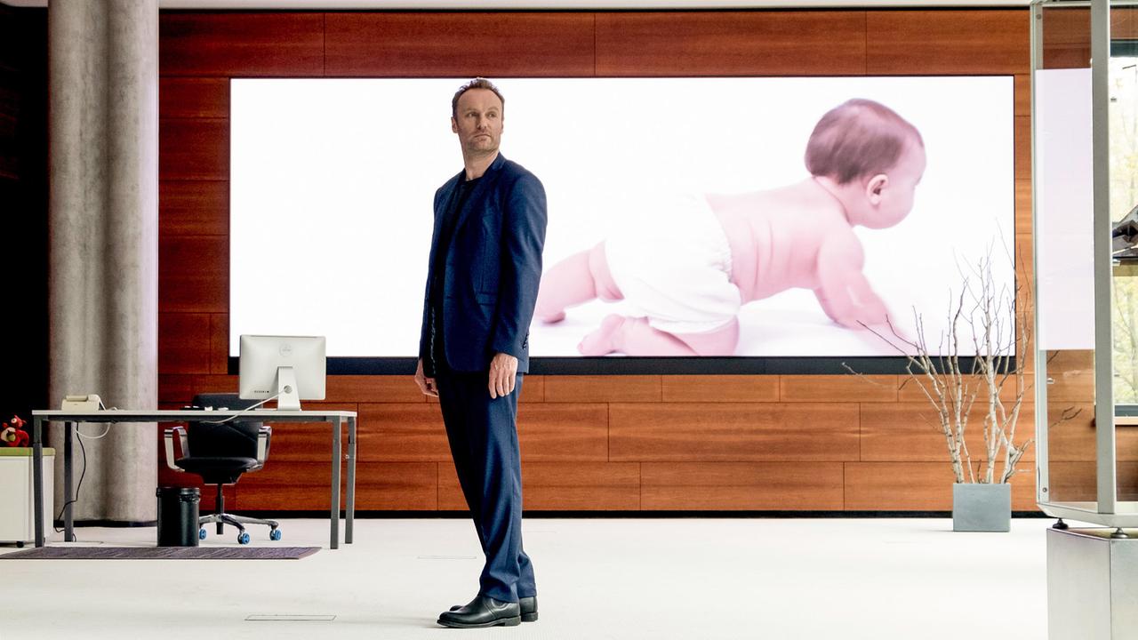 "Tatort: Dein Name sei Harbinger": Kommissar Robert Karow (Mark Waschke) weiß mit dem Kindchenschema wenig anzufangen.