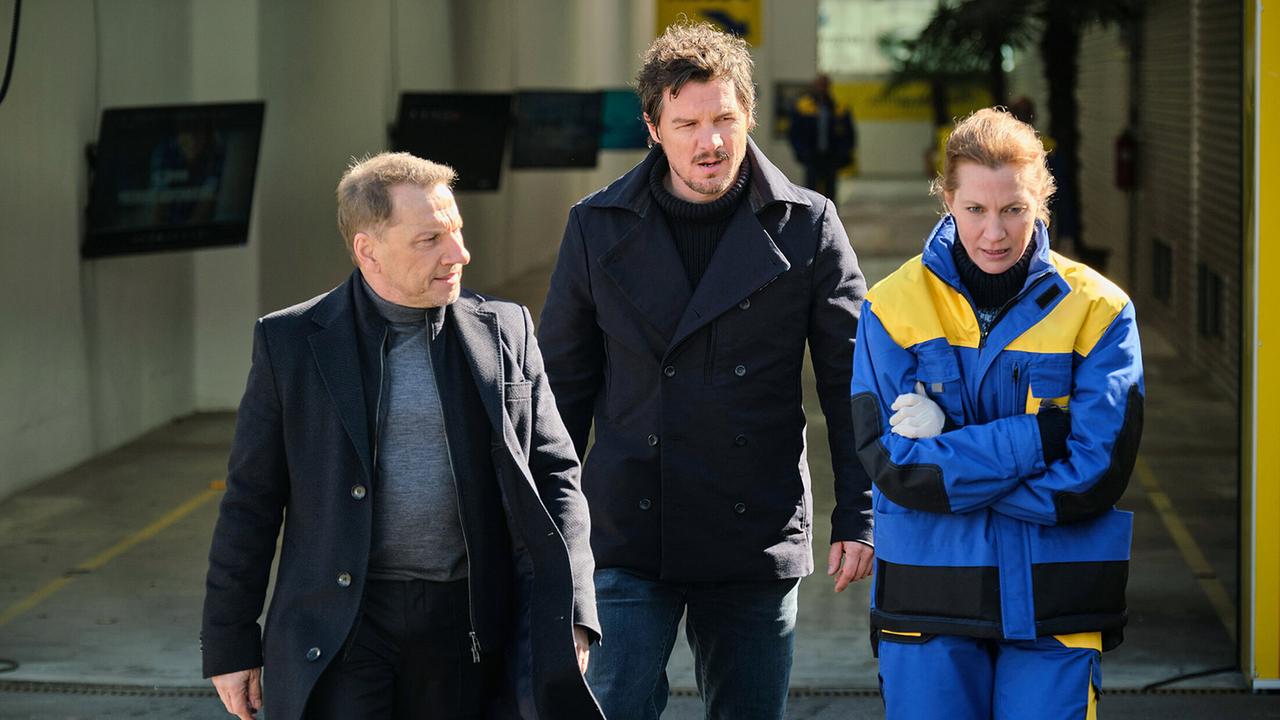 "Tatort: Der Mörder in mir": Richy Müller (Thorsten Lannert), Felix Klare (Sebastian Bootz), Tatjana Nekrasov (Laura Rensing)