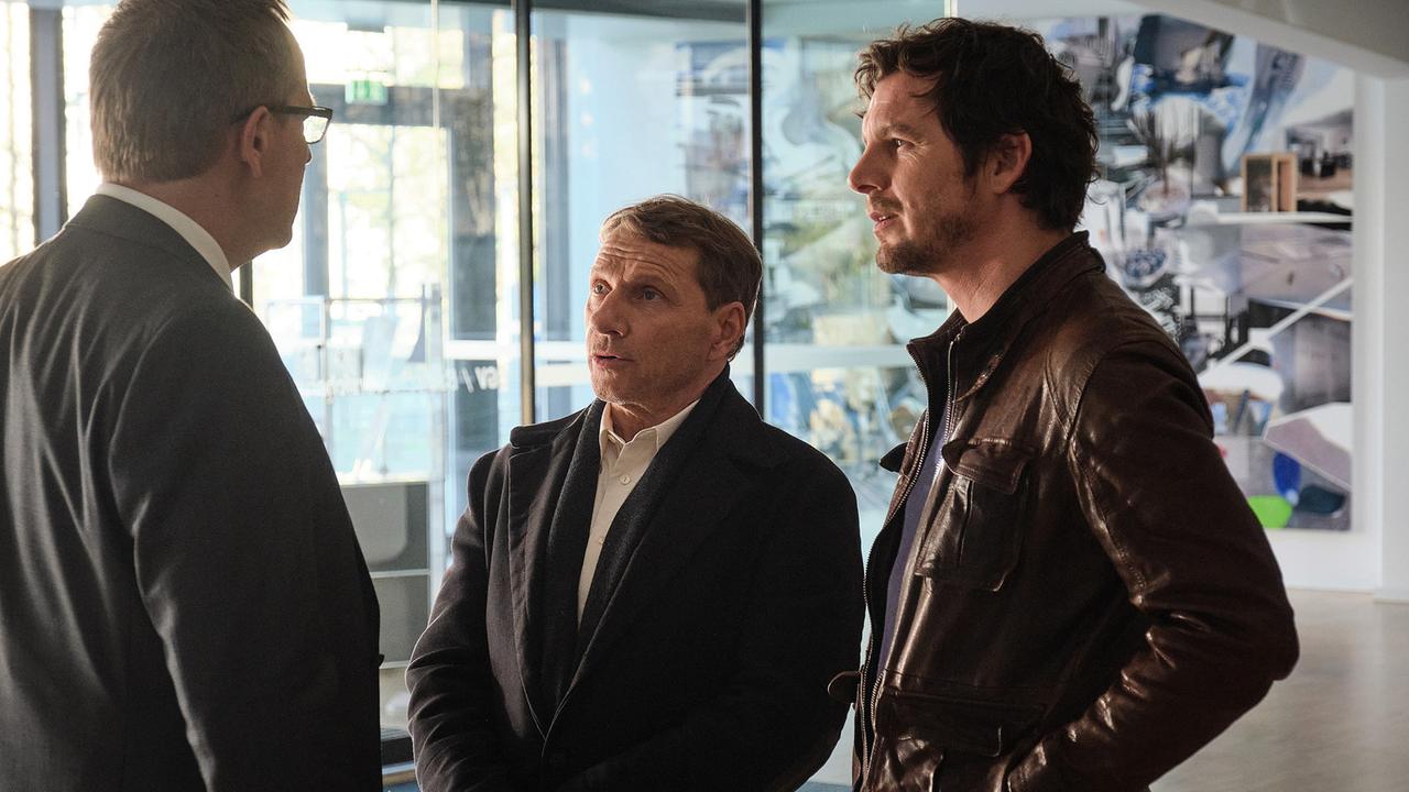 "Tatort: Der Welten Lohn": Thorsten Lannert und Sebastian Bootz (Richy Müller und Felix Klare) ermitteln im Tod der Personalchefin der Stuttgarter Firma RückertBrenner, wo man sie aber eher halbherzig unterstützt
