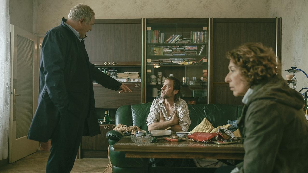 © ORF/Prisma Film/Petro Domenigg "Tatort: Die Amme": Harald Krassnitzer (Moritz Eisner), Christian Strasser (Gustav Langer), Adele Neuhauser (Bibi Fellner)