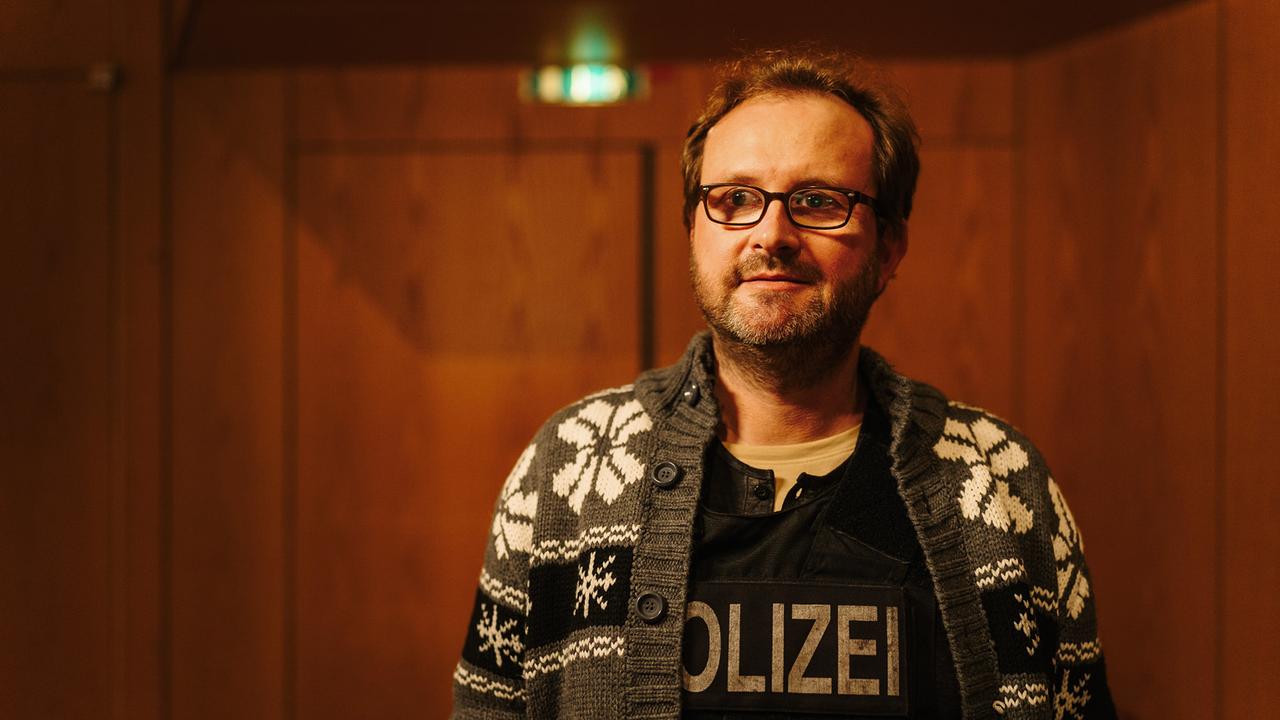 "Tatort: Dreams": Ritschy Semmler (Stefan Betz) beim Einsatz im Gasteig.