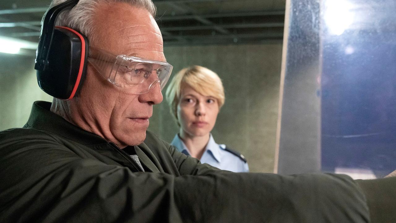 "Tatort: Gefangen": Klaus J. Behrendt (Max Ballauf), Anna Brüggemann (Melanie Sommer)