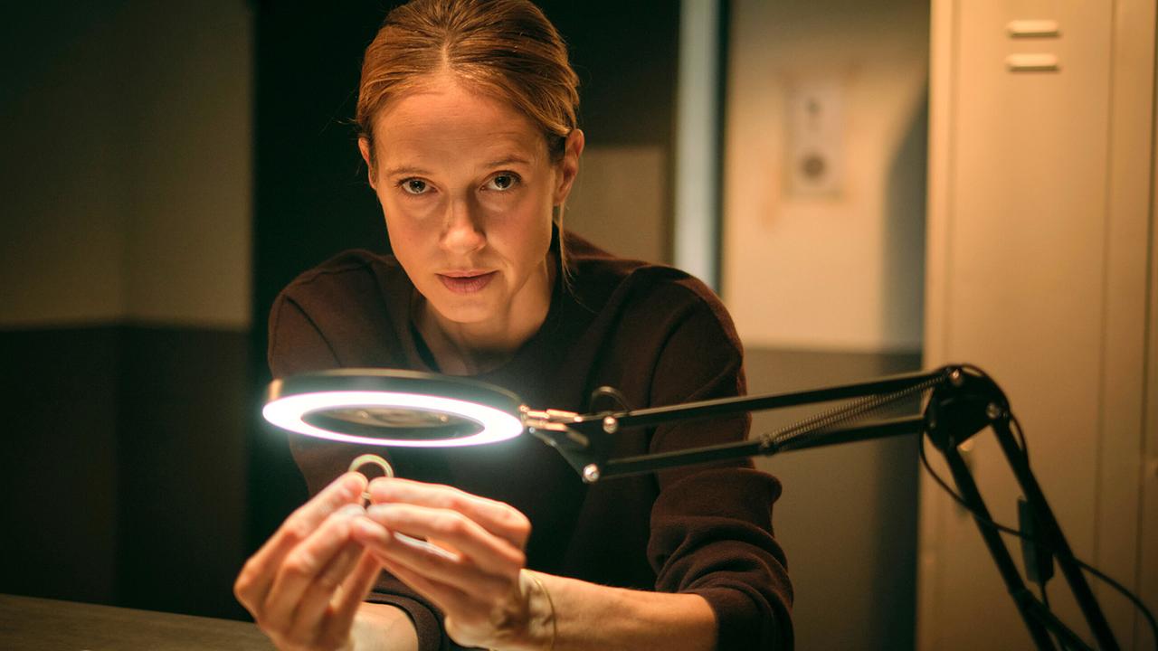 "Tatort: Gold": Johanna Stern (Lisa Bitter) ist nicht frei von der Faszination, die die von den Goldfunden ausgehen. 
