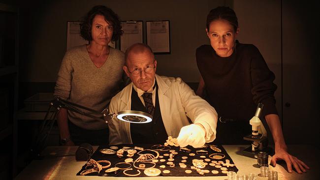 "Tatort: Gold": Ulrike Folkerts (Lena Odenthal), Heino Ferch (Dr. Albert Dürr), Lisa Bitter (Johanna Stern)