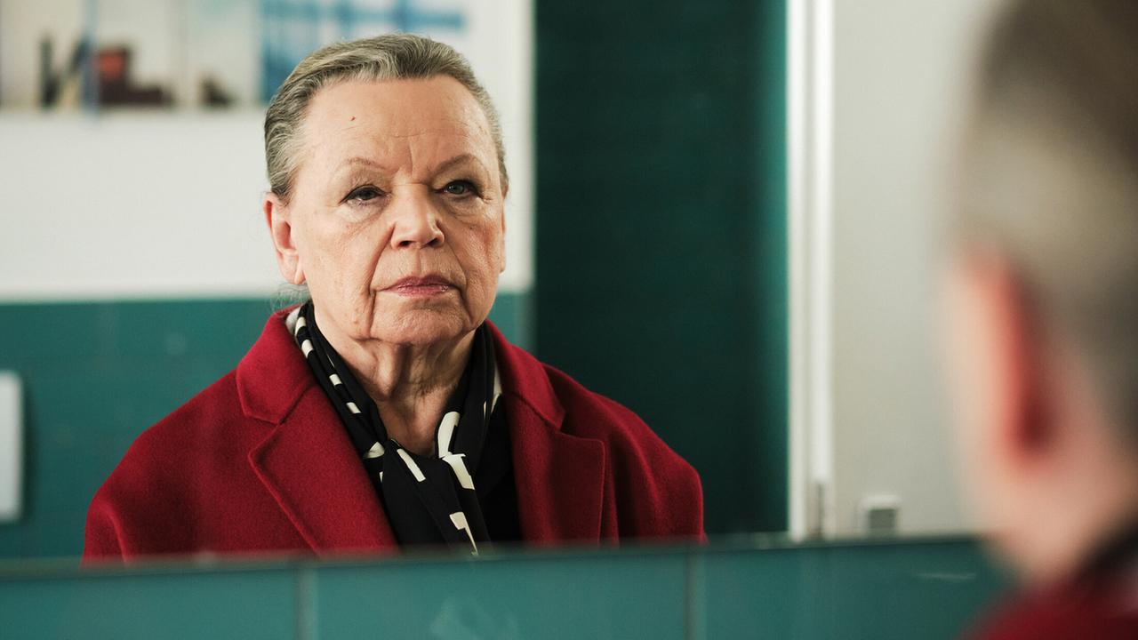 "Tatort: Lenas Tante": Dr. Nikola Odenthal (Ursula Werner), Staatsanwältin im Ruhestand