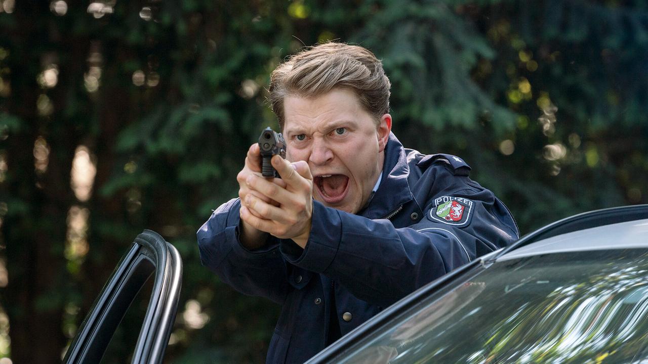 "Tatort: Masken": Im Angriffsmodus: Polizist Paul Lohse (Jonas Friedrich Leonhardi)