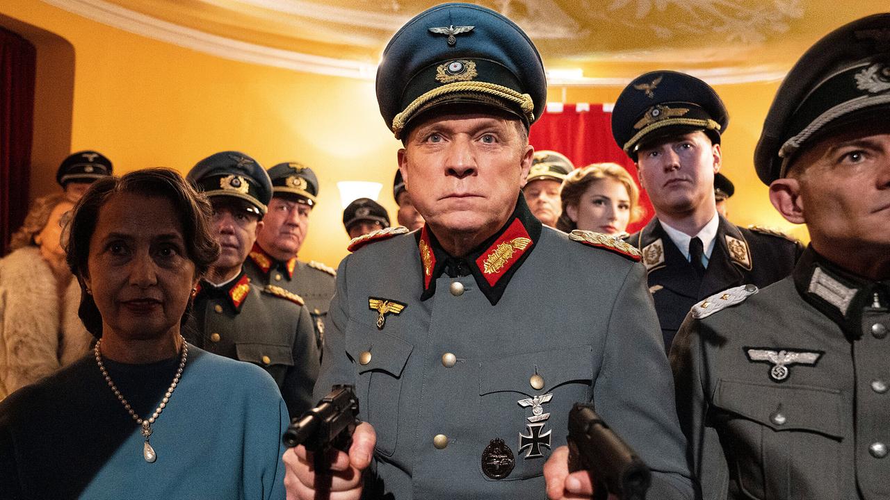 "Tatort: Murot und das Paradies": Kommissar Felix Murot (Ulrich Tukur, Mitte)