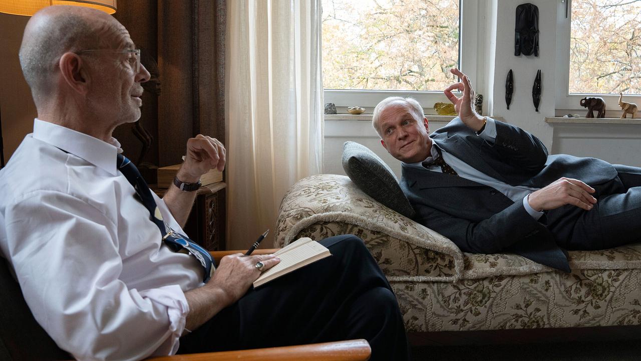 "Tatort: Murot und das Paradies": Dr. Wimmer (Martin Wuttke, li.) und Kommissar Felix Murot (Ulrich Tukur)