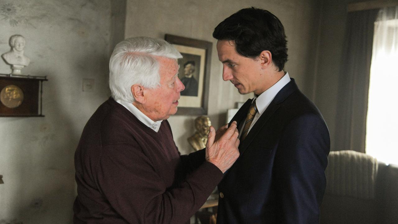 "Tatort - Paradies": Paul (Peter Weck) fleht seinen Enkel Daniel (Laurence Rupp) an, die illegalen Geschäfte weiter zu betreiben.