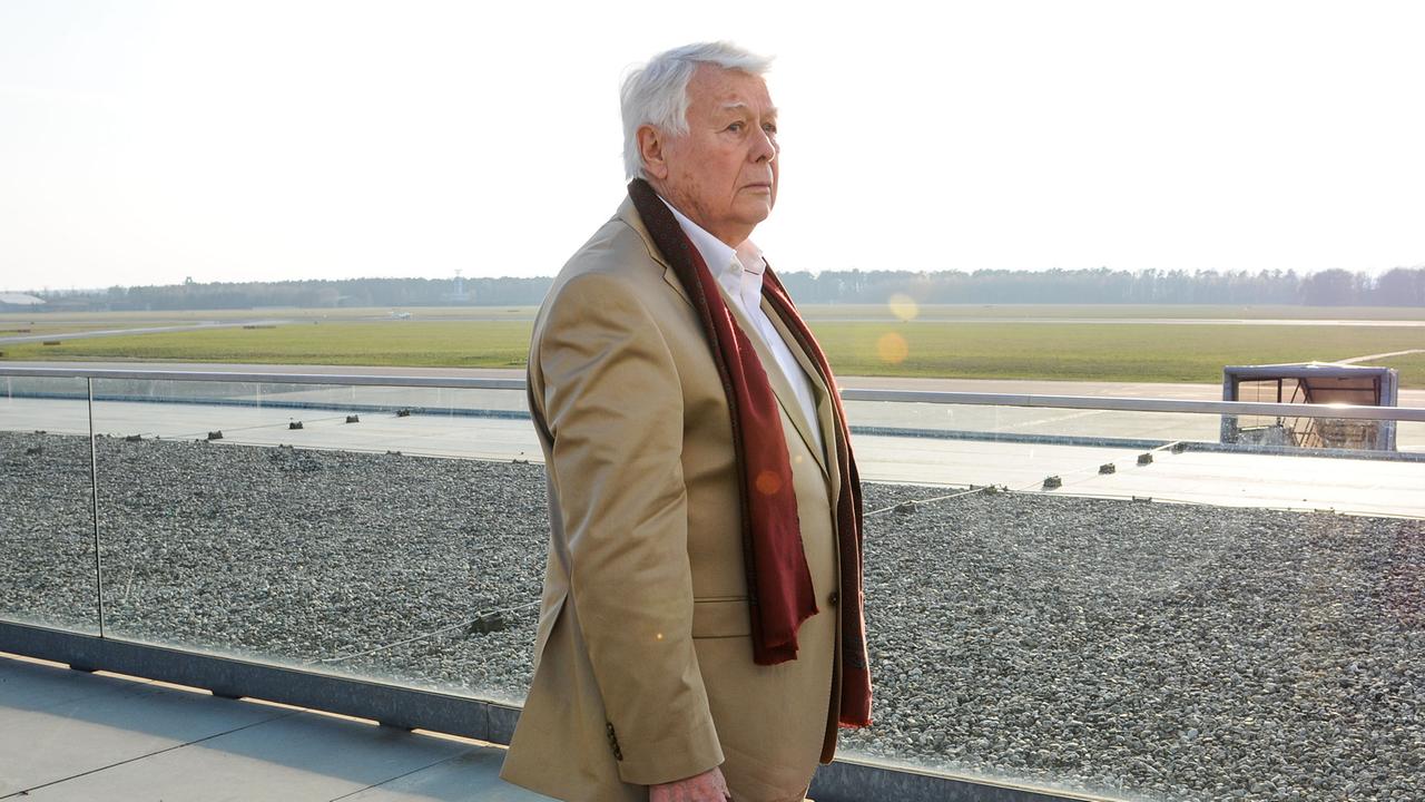 "Tatort - Paradies": Pauls (Peter Weck) Traum von einem Lebensabend in der Südsee zerbricht.