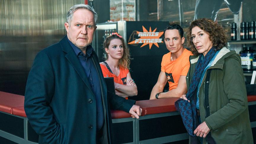 © ORF/Allegro Film/Hubert Mican "Tatort: Pumpen": Harald Krassnitzer (Moritz Eisner), Michaela Schausberger (Susi), Laurence Rupp (Markus Hangl), Adele Neuhauser (Bibi Fellner)