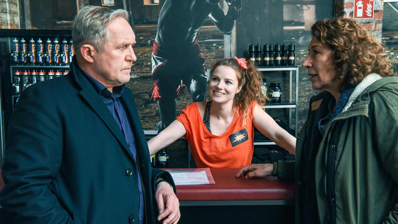 "Tatort: Pumpen": Harald Krassnitzer (Moritz Eisner), Michaela Schausberger (Susi), Adele Neuhauser (Bibi Fellner)