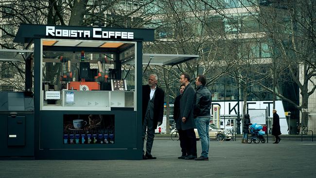 "Tatort: Tiere der Großstadt": Mitten auf dem Kurfürstendamm steht der ultramoderne „Robista“ Coffeeshop, der gerade zum Tatort wurde.