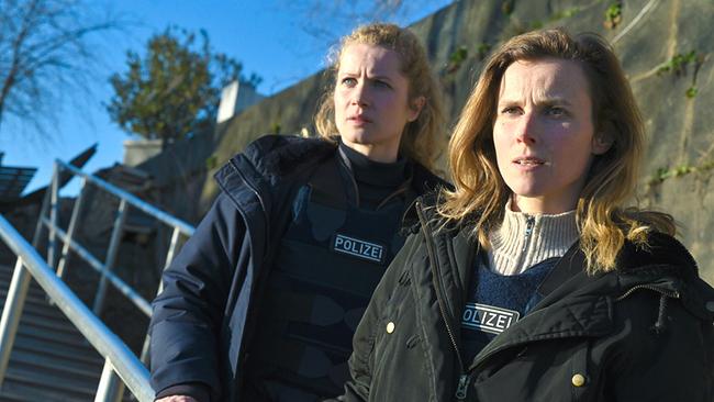 "Tatort: Totes Herz": Leonie Winkler (Cornelia Gröschel) und Karin Gorniak (Karin Hanczewski) versuchen eine Tat zu verhindern.