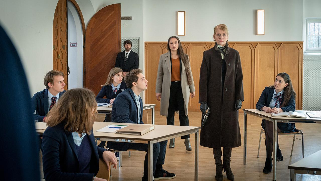 "Tatort: Tyrannenmord": Großer Auftritt im Klassenzimmer: Annamaria Mendez (Alexandra von Schwerin)