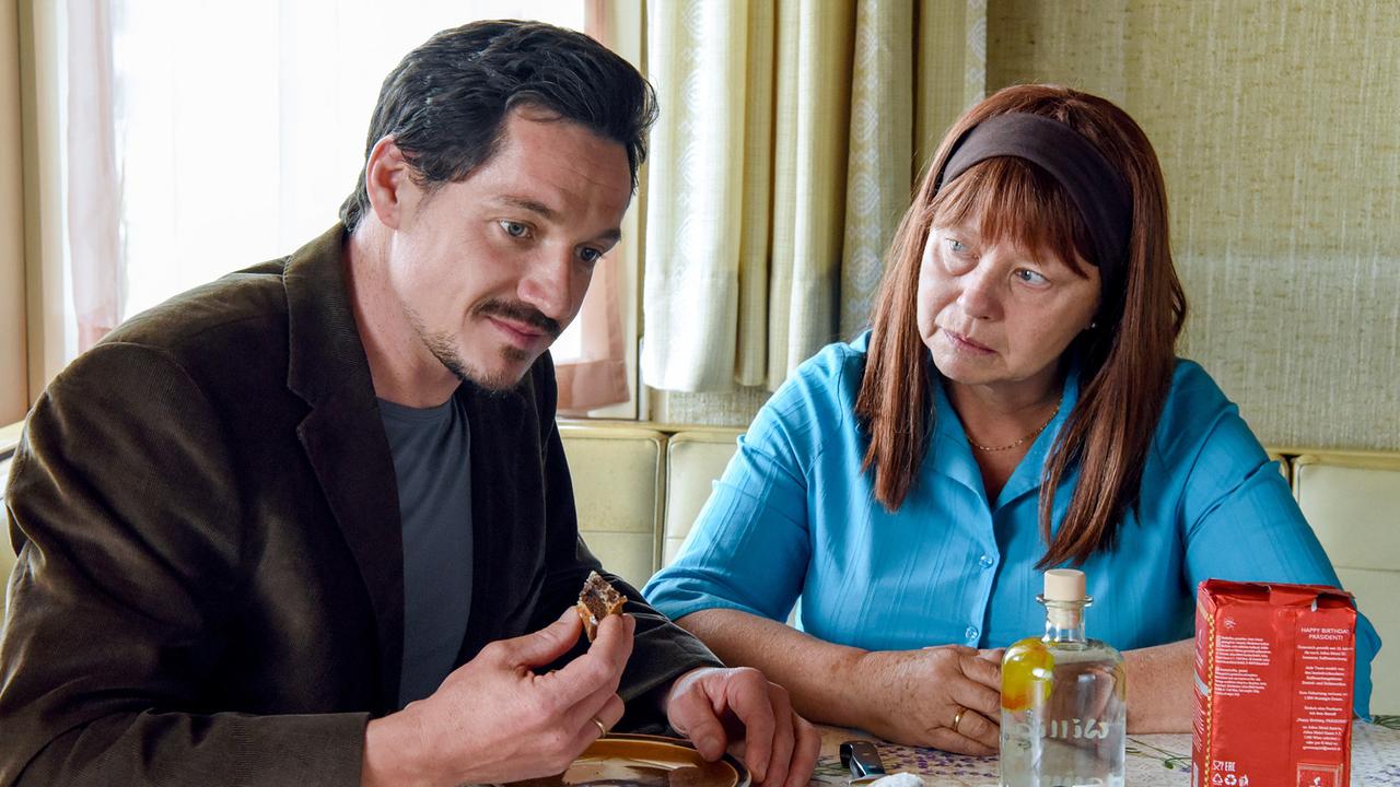 "Die Toten vom Bodensee - Die vierte Frau": Markus Brandl (Joseph Reike), Margarethe Tiesel (Hilde Falkner)