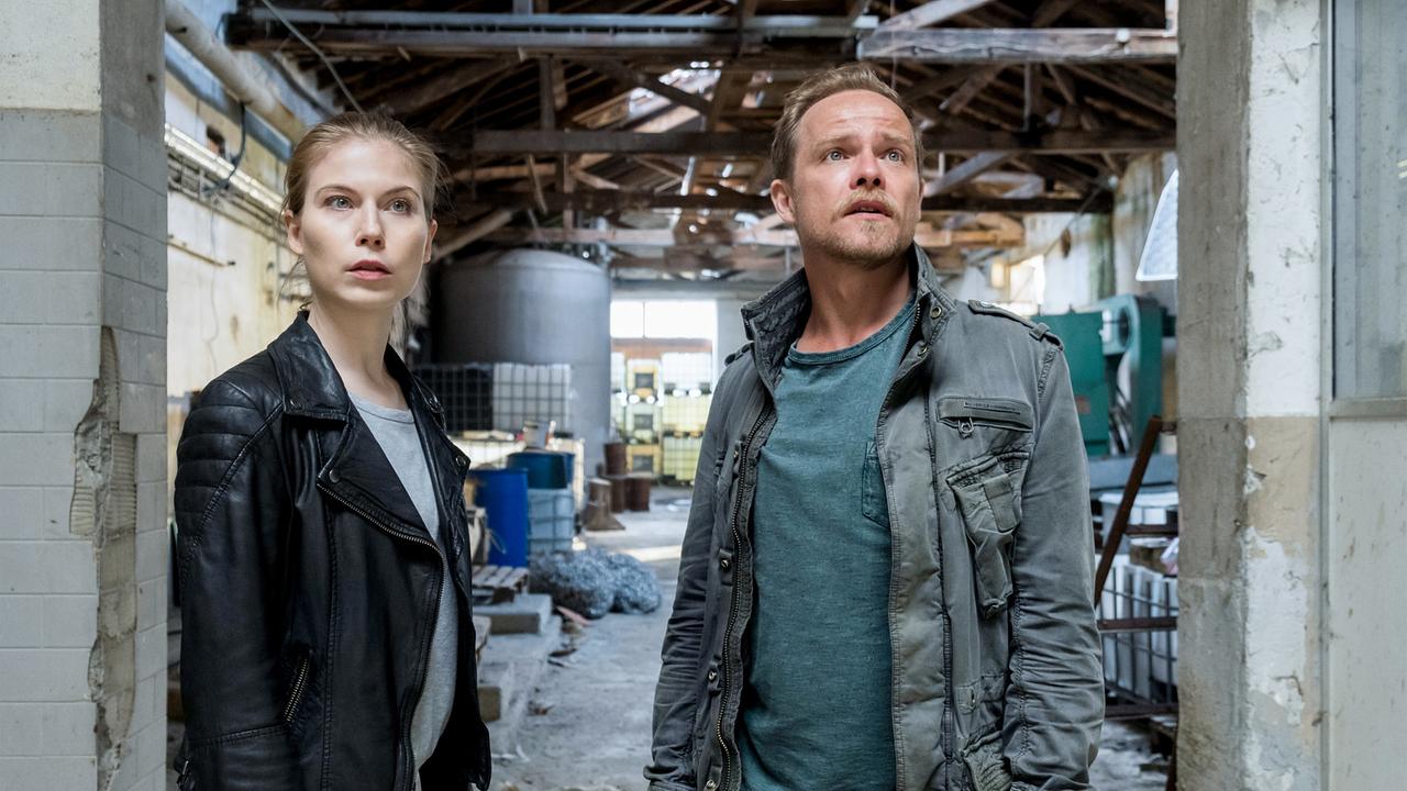 "Die Toten vom Bodensee - Die vierte Frau": Nora Waldstätten (Hannah Zeiler), Matthias Koeberlin (Micha Oberländer)