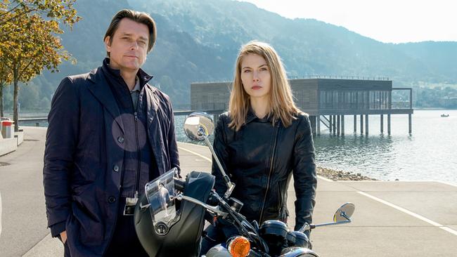 "Die Toten vom Bodensee - Abgrundtief": Hary Prinz (Thomas Komlatschek), Nora Waldstätten (Hannah Zeiler)