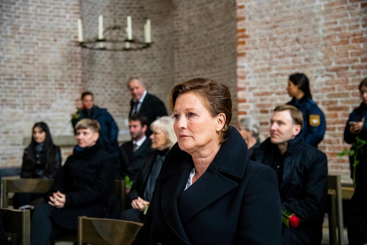 Im Bild: Nach dem Tod eines Richters muss die Gerichtspräsidentin Dr. Bettina Schack (Suzanne von Borsody) schnellstmöglich für Ersatz sorgen.