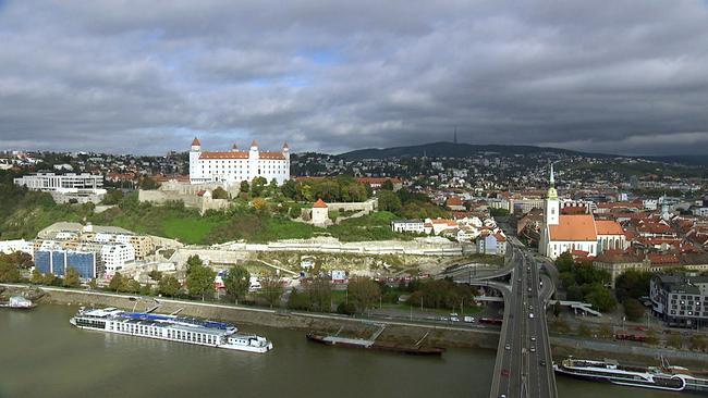Blick auf die Stadt Bratislava mit ihrer Burg