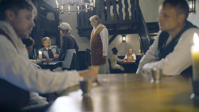 Nachgestellte Wirtshausszene