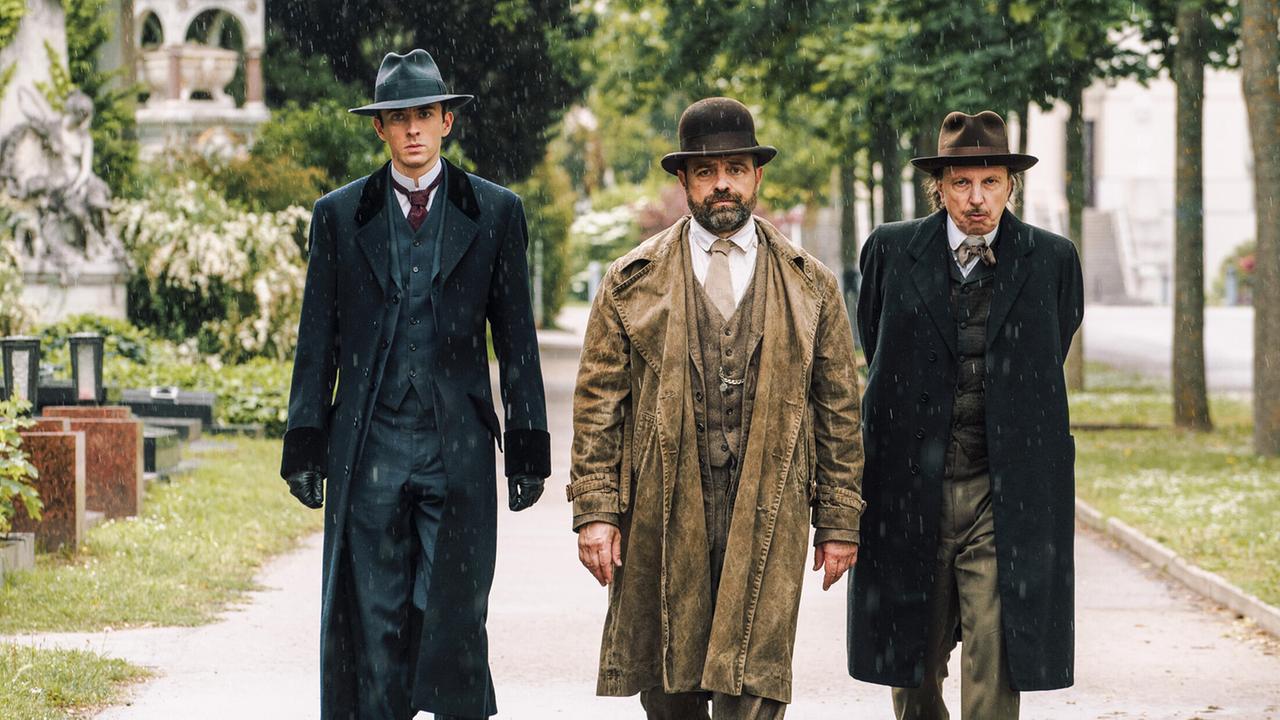 "Vienna Blood - Rendez-vous mit dem Tod": Matthew Beard (Max Liebermann), Juergen Maurer (Oskar Rheinhardt), Rainer Egger (Detective Taube)