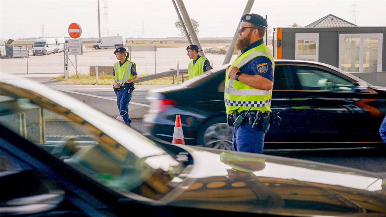 Wahl 24 - Was braucht Österreich?: Die Grenzpolizisten müssen tausende Mal am Tag entscheiden, ob eine gründlichere Kontrolle von Fahrzeugen notwendig ist.