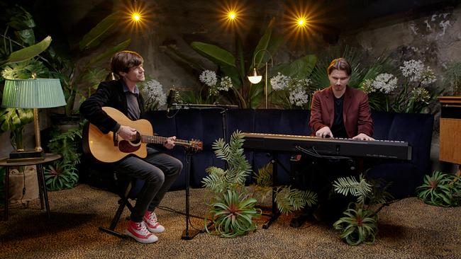 © ORF/V-set/Benny Paya Der Nino aus Wien an der Gitarre, Milan Begovic am Keyboard
