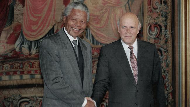 Wie Kriege enden und Frieden möglich ist: Nelson Mandela und Frederik Willem de Klerk sichern 1993 einen friedlichen Übergang von der Apartheid-Herrschaft in Südafrika.