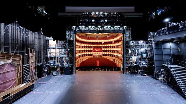 © ORF Blick von der Bühne der Staatsoper Wien auf den prunkvollen Zuschauerraum