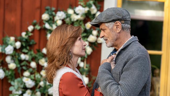 © ORF/ZDF/Ralf Wilschewski Im Bild: Gunnar (Dietrich Adam) scheint langsam zu erkennen, was er an Bibi (Fanny Stavjanik) hat.