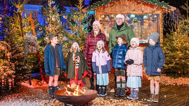 Zauberhafte Weihnacht im Land der „Stillen Nacht“: DJ Ötzi und Stefanie Hertel, Kinderchor