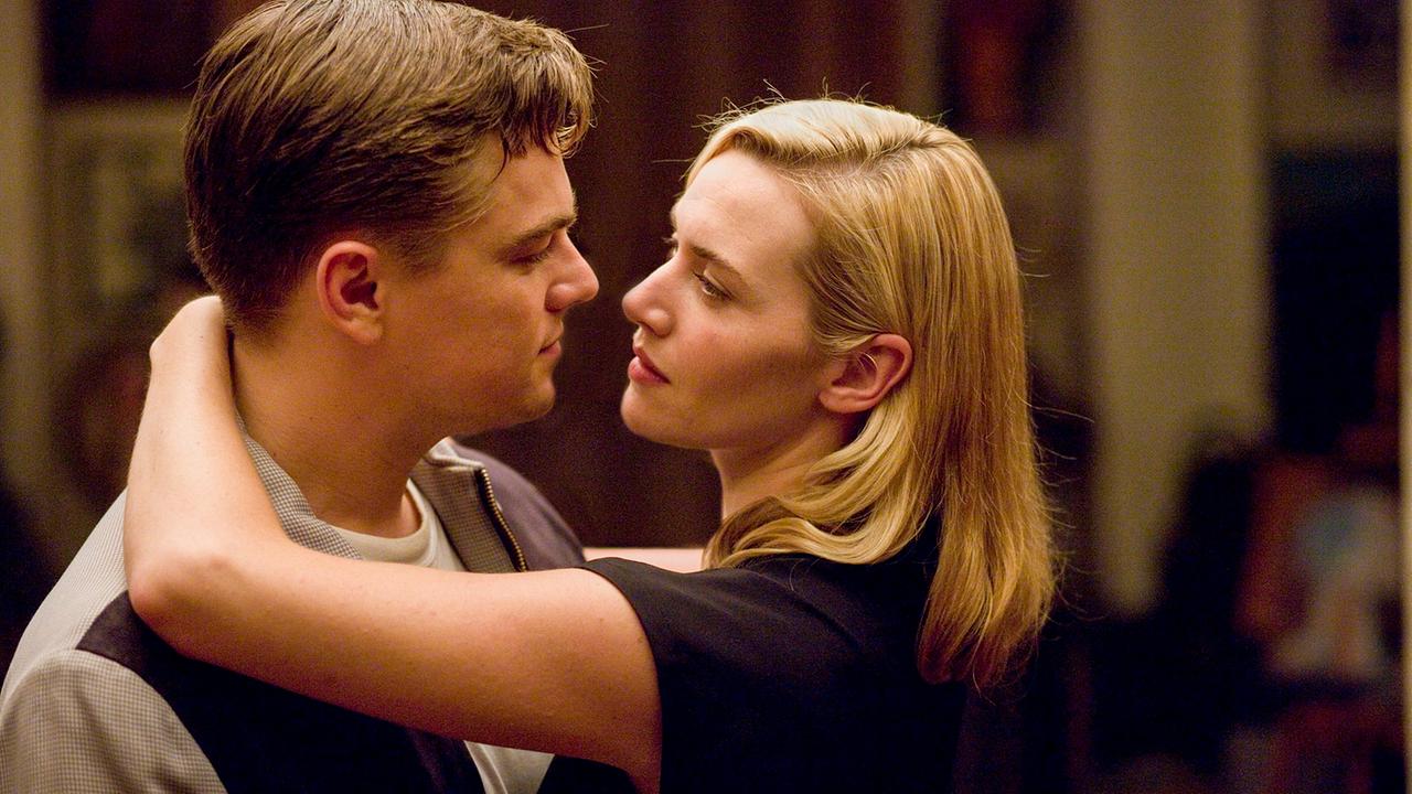 Im Bild: Leonardo DiCaprio (Frank Wheeler), Kate Winslet (April Wheeler).