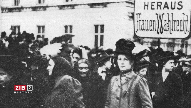 ZIB 2 History: Frauen demonstrieren und fordern das Wahlrecht. Das allgemeine Wahlrecht für Frauen in Österreich trat  erst 1918 in Kraft