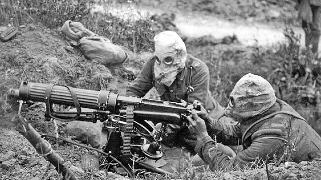 Im Ersten Weltkrieg setzt die Deutsche Heerführung 1915 als erste Nation Giftgas als Massenvernichtungswaffe ein.