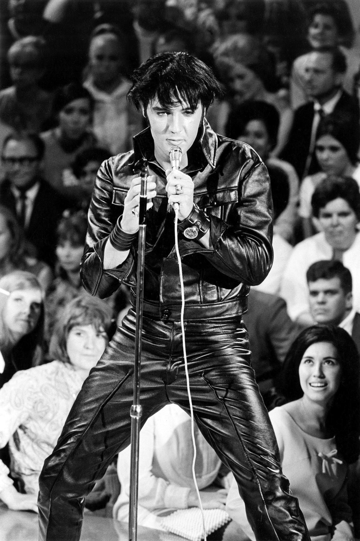 Elvis Presley während seines 68er Comeback-Specials auf NBC.