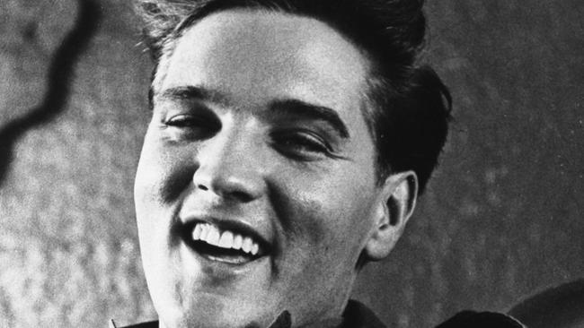 Elvis Presley, der King of Rock´n Roll gilt als Draufgänger und größtes Sexsymbol seiner Zeit. In Wahrheit war er schüchtern und bevorzugte Kuschelsex.