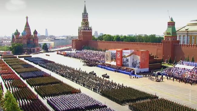 Das Erbe einer Weltmacht – Geopolitik auf den Trümmern der Sowjetunion; Parade in Moskau