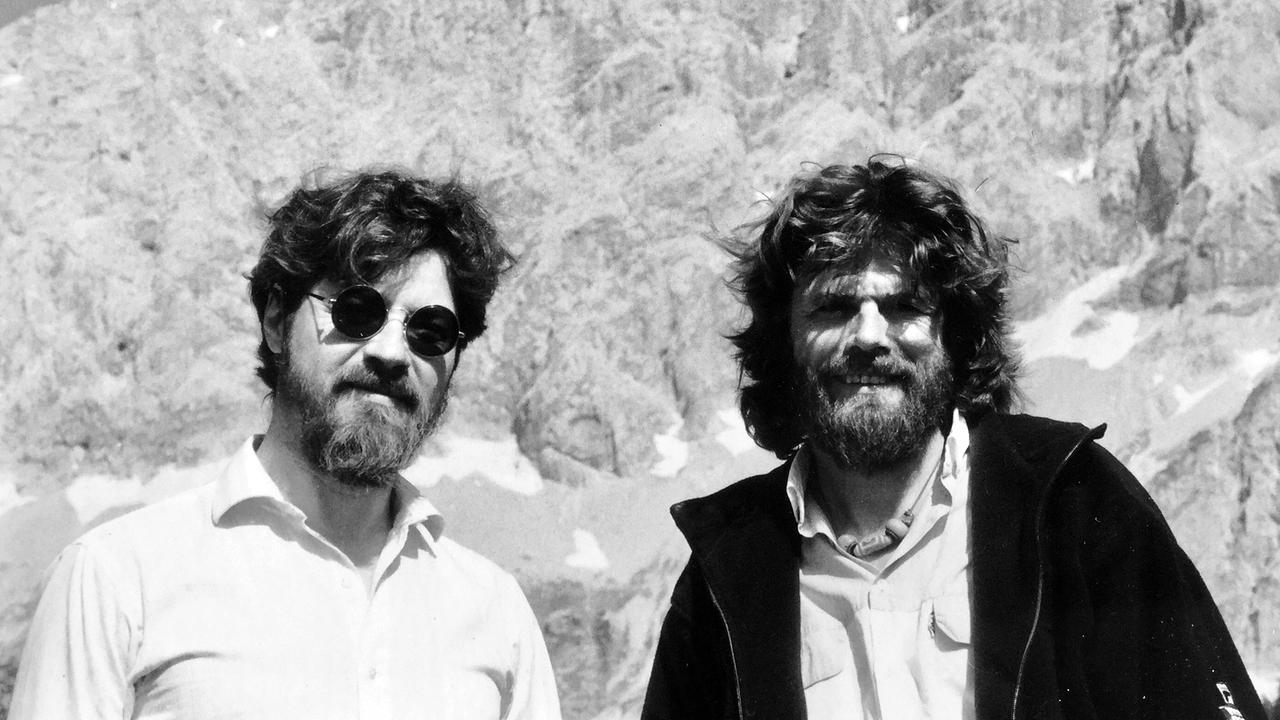 Der damalige Präsentator Reinhold Messner mit Kenneth Thomas Cichowicz (1987).