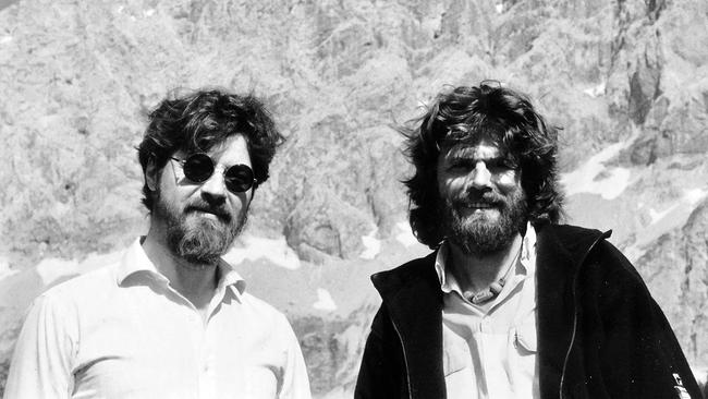 Der damalige Präsentator Reinhold Messner mit Kenneth Thomas Cichowicz (1987).