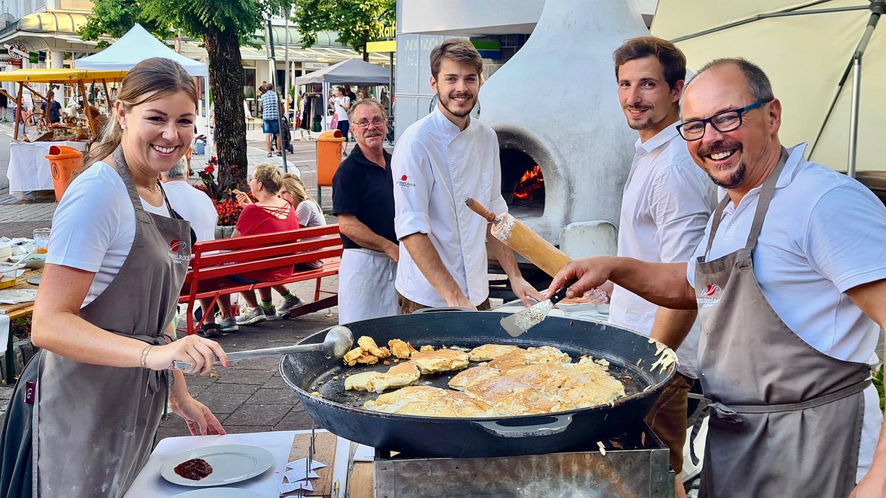 © ORF/Falstaff TV/Amon Christian Papke besucht ein Straßenfest im Gebiet des Dobratsch