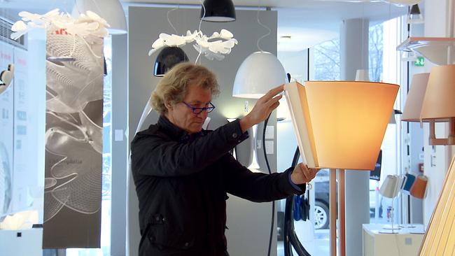Karl Fischer mit Lampe