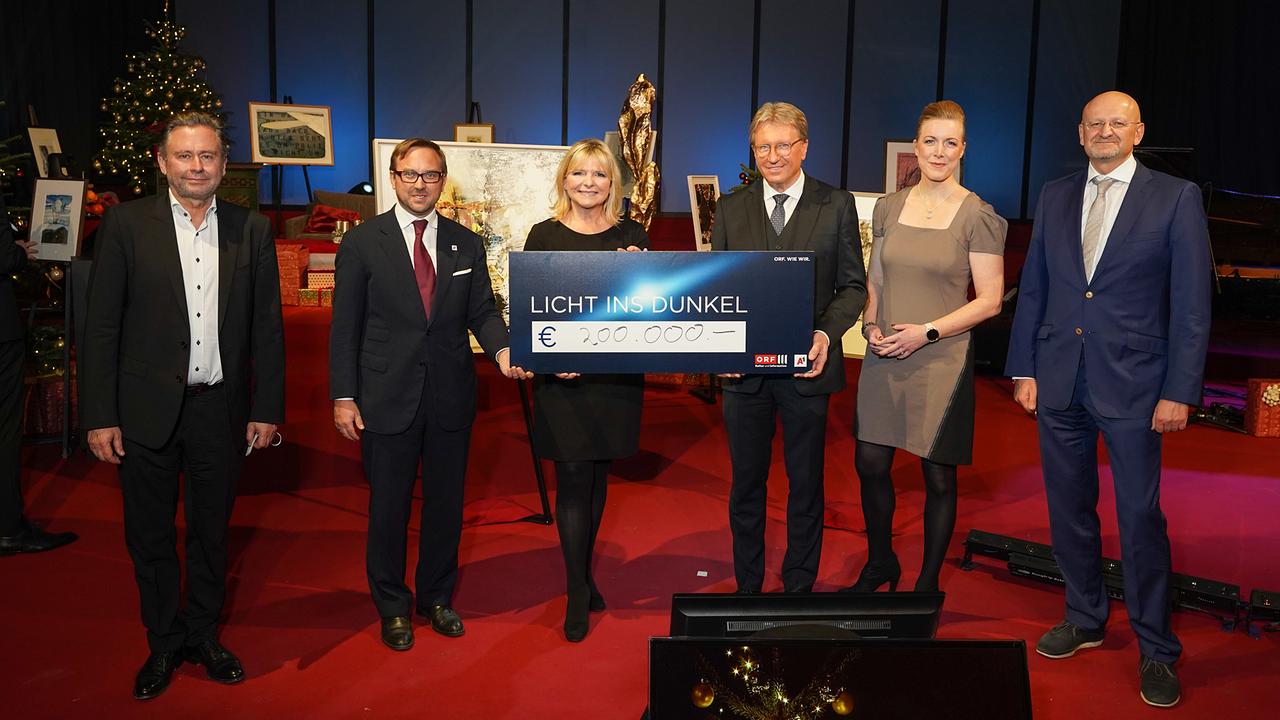 © ORF/Roman Zach-Kiesling ORF Generaldirektor Dr. Alexander Wrabetz; A 1 Marketingchef Michael Höfler; Eva Radinger;Kurt Nekula; Eva Schindlauer; Peter Schöber