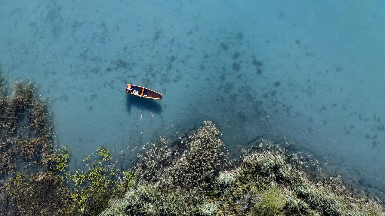© ORF/emb film Fischerboot am Faakersee