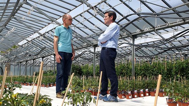 © ORF/Embfilm Andreas Jäger im Gespräch mit Dr. Gotschlich - Wissenschafter und GF biohelp über Klimawandel und Forschung dazu.