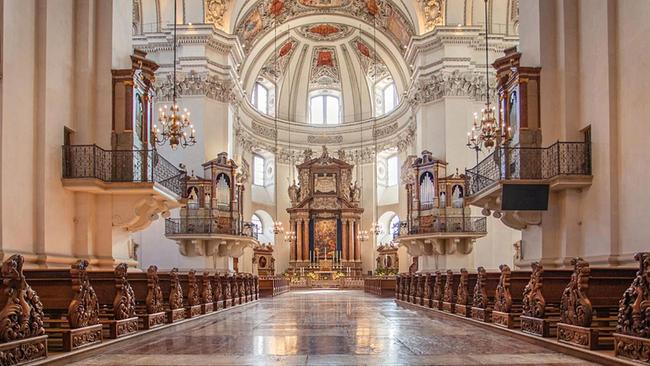 Osternacht aus dem Salzburger Dom: Dom Innenansicht