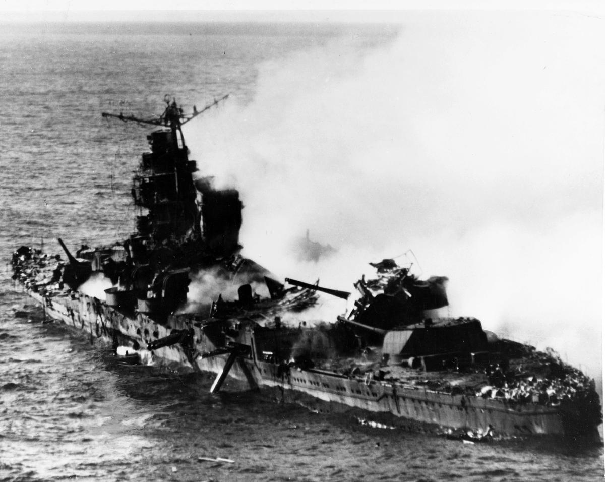 © ORF/ZDF/Naval History and Heritage Command Das beschädigte japanische Schiff Mikuma