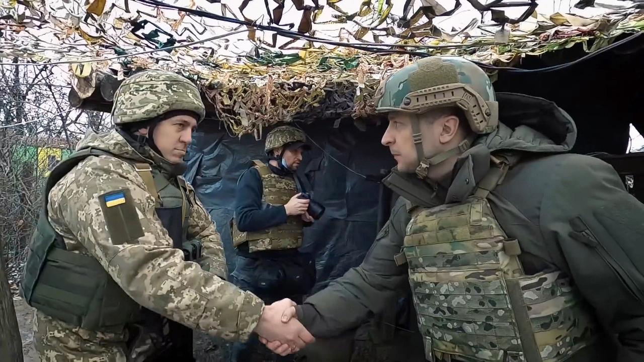 Wolodymyr Selenskyj mit Soldaten