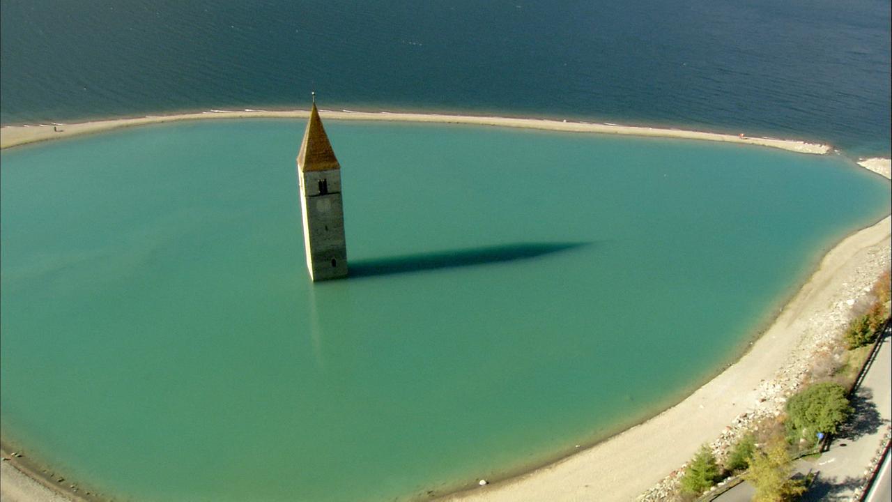 Kirchturm Reschensee in Graun