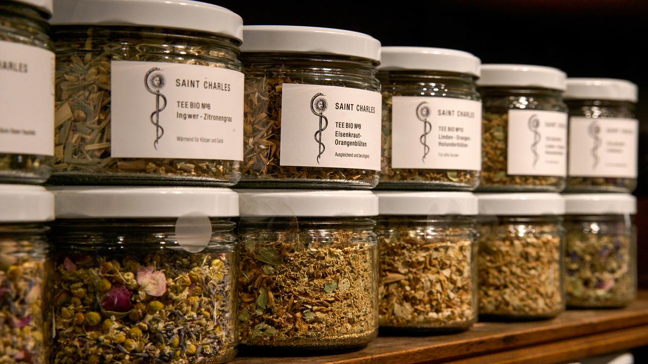 Naturheilkundliche Produkte in der Apotheke